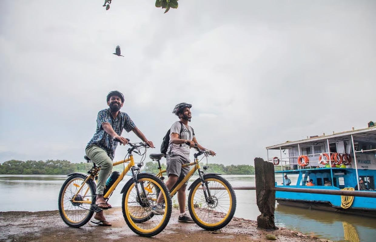 DIVAR ISLAND : E-BIKE TOUR