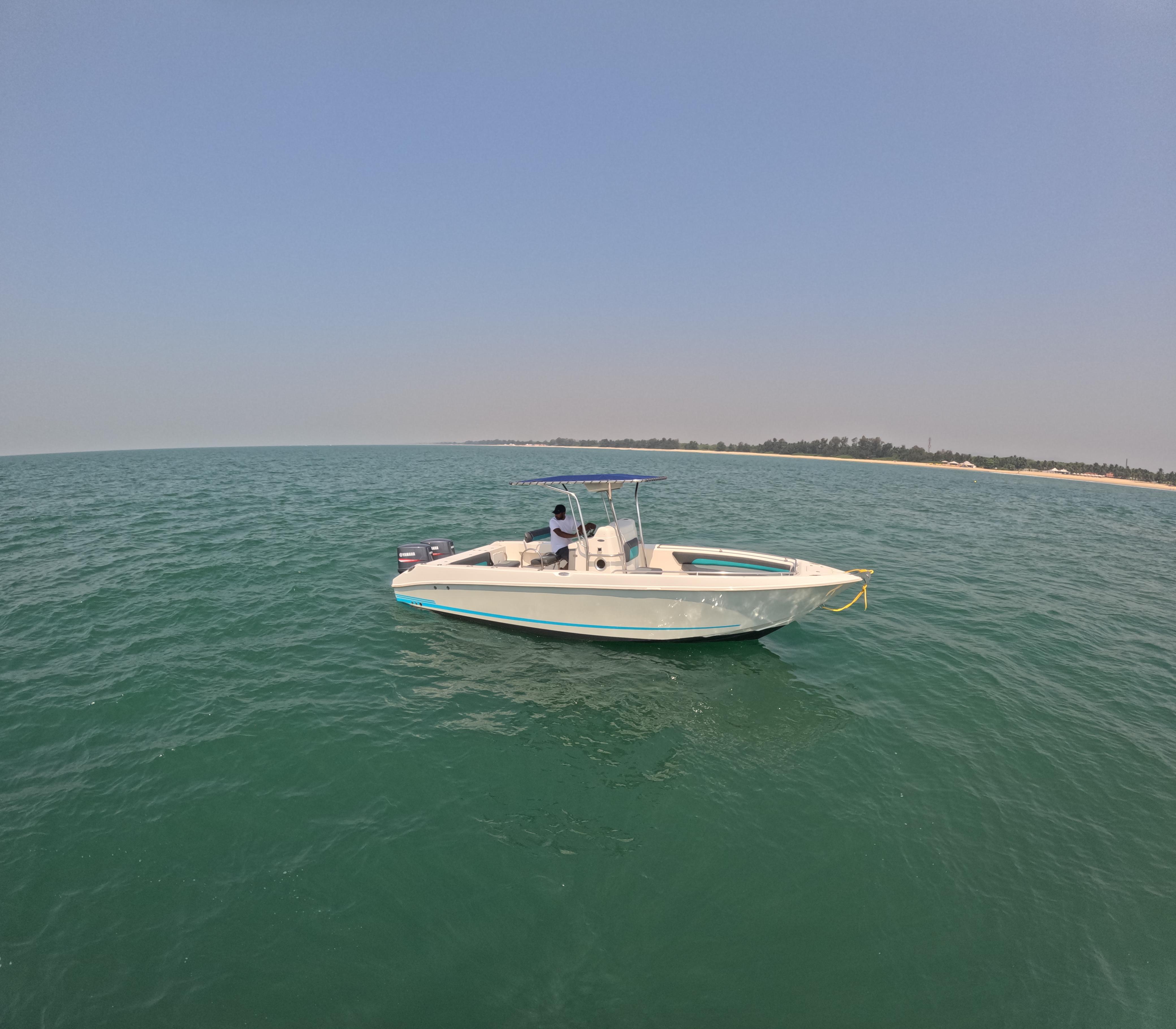 South Goa : Seaduction 335 Yacht (1 Hour Sailing Experience)