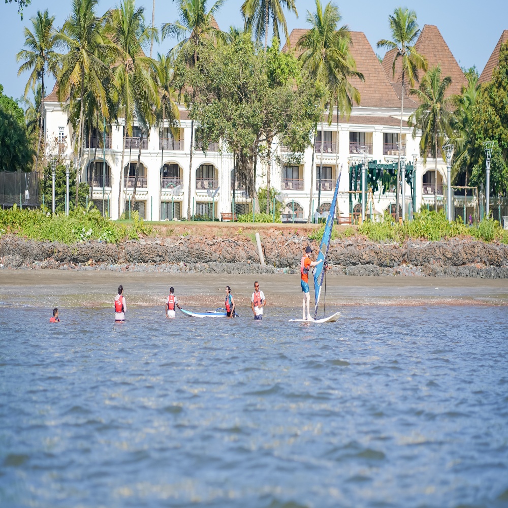 Bambolim : 2-Day Certified Windsurfing Course