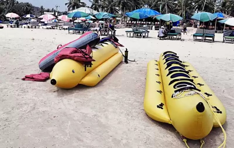North Goa : Banana Boat Ride at Candolim Beach