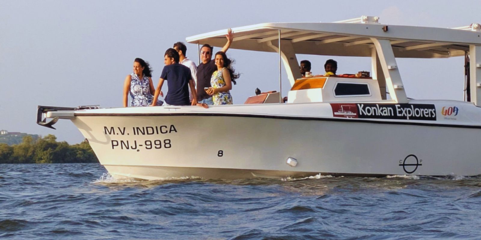 North Goa : Combo 75 Minute Cruise & Kayaking