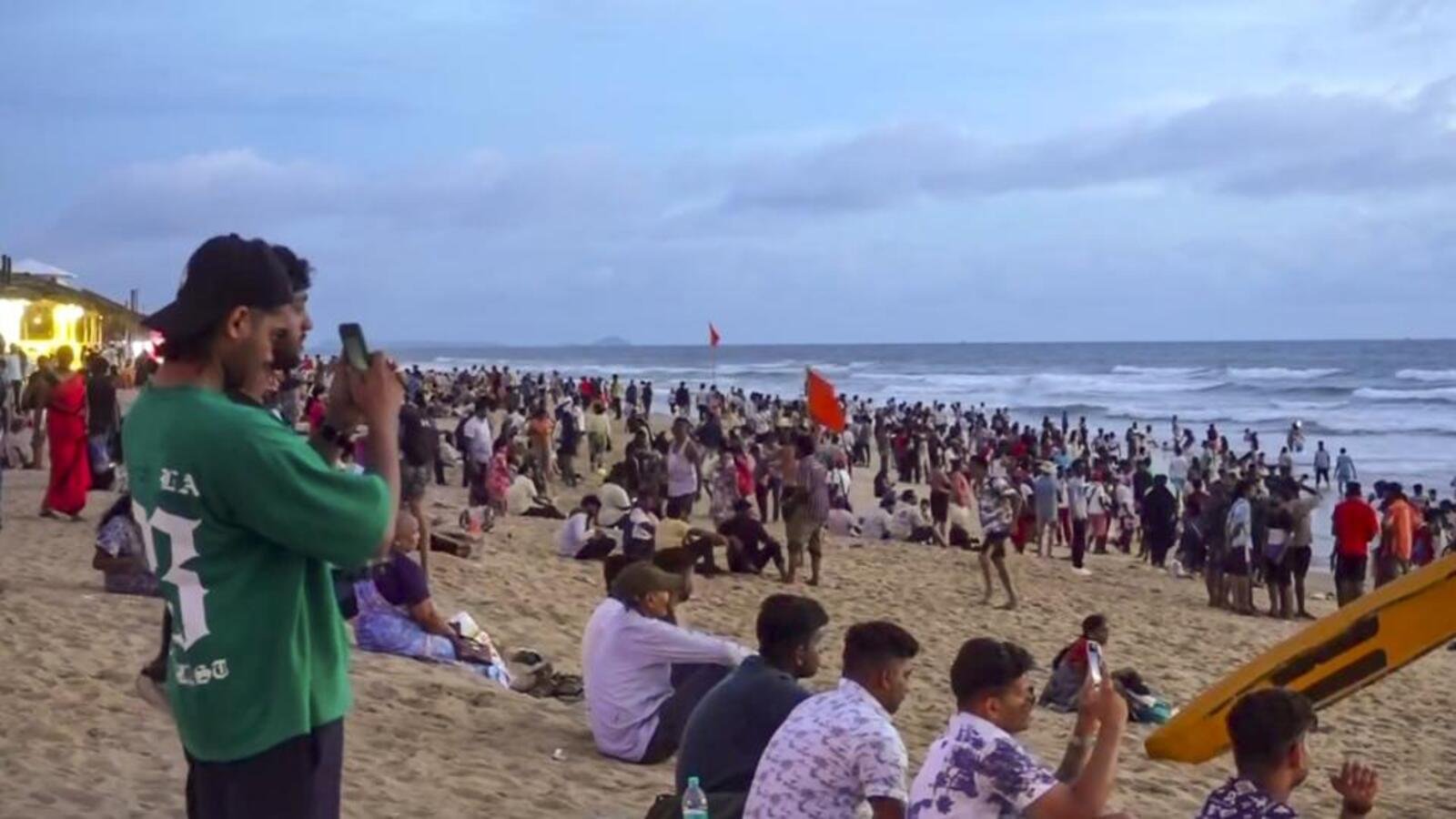 Overview of Calangute Beach