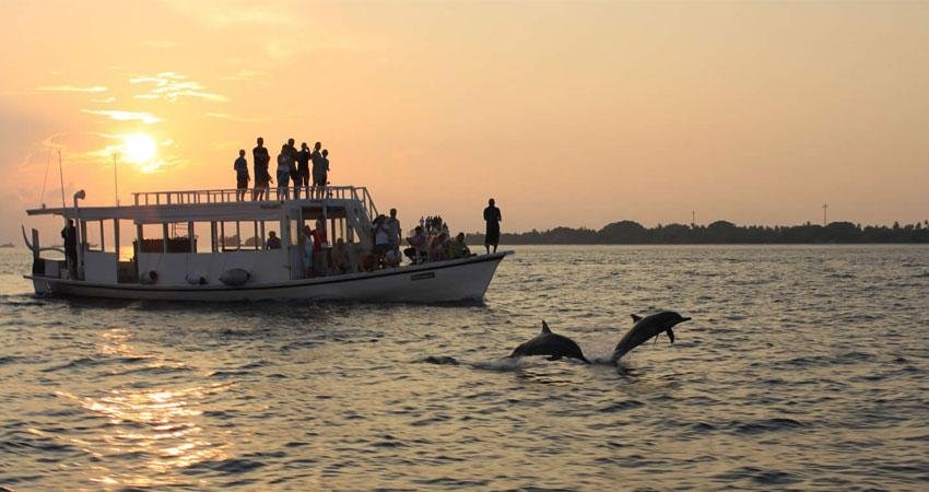 7. Private Yacht, Cruises & Premium Experiences