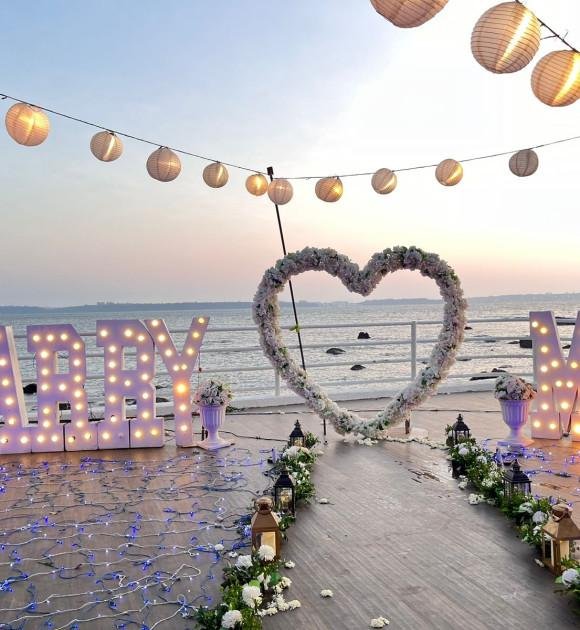 8. Romantic & Couple Experiences (Detailed)