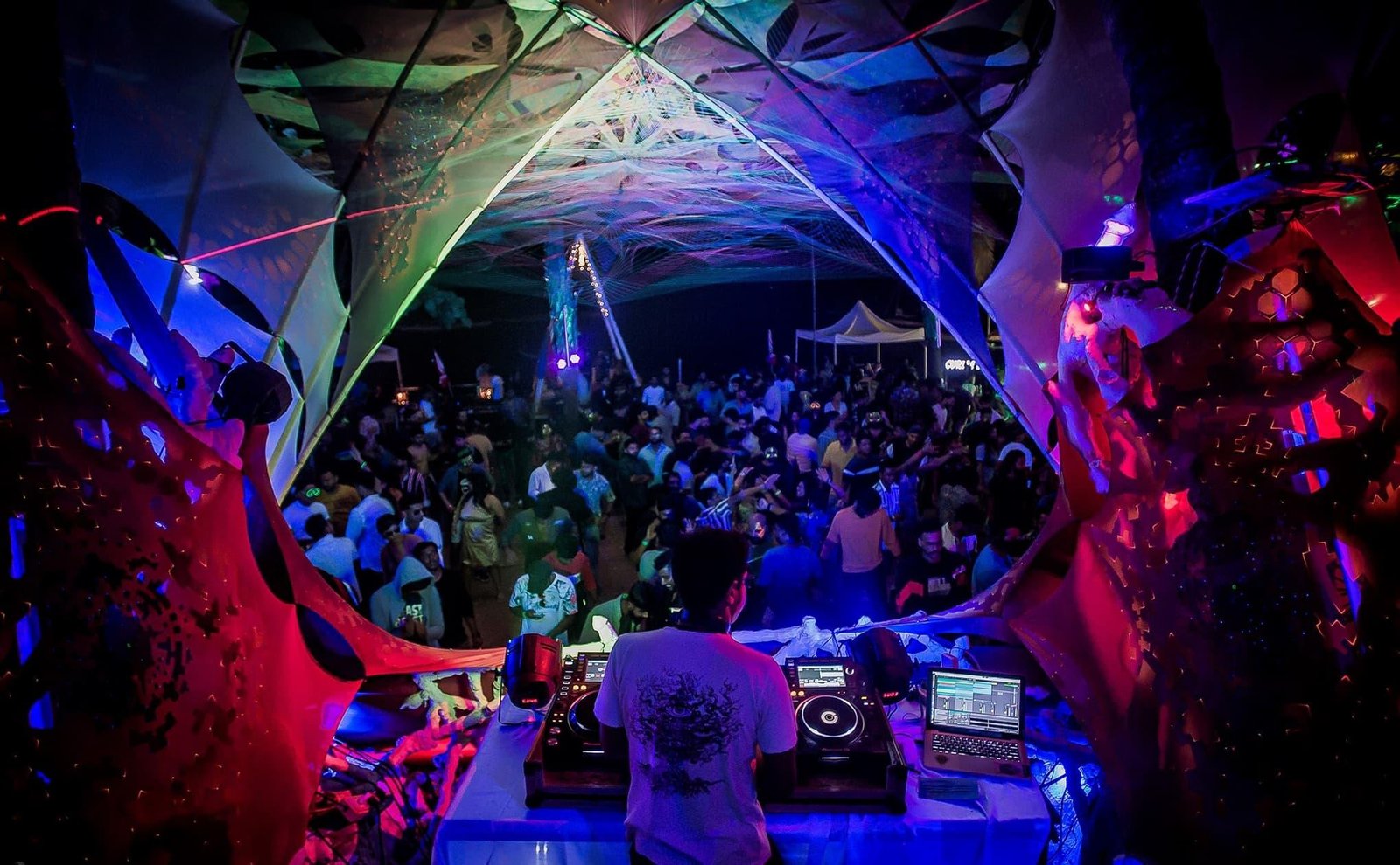 Vagator Beach Parties: A Unique Goa Experience