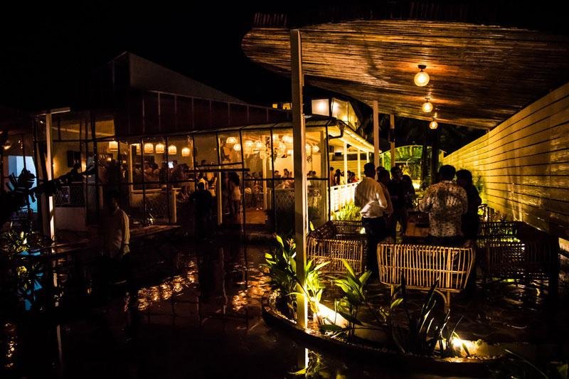 Best Bars in Vagator for Nightlife Lovers