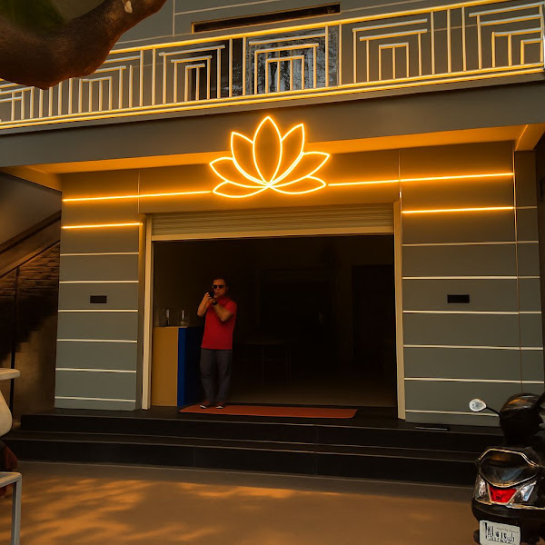 Laxmi cafe